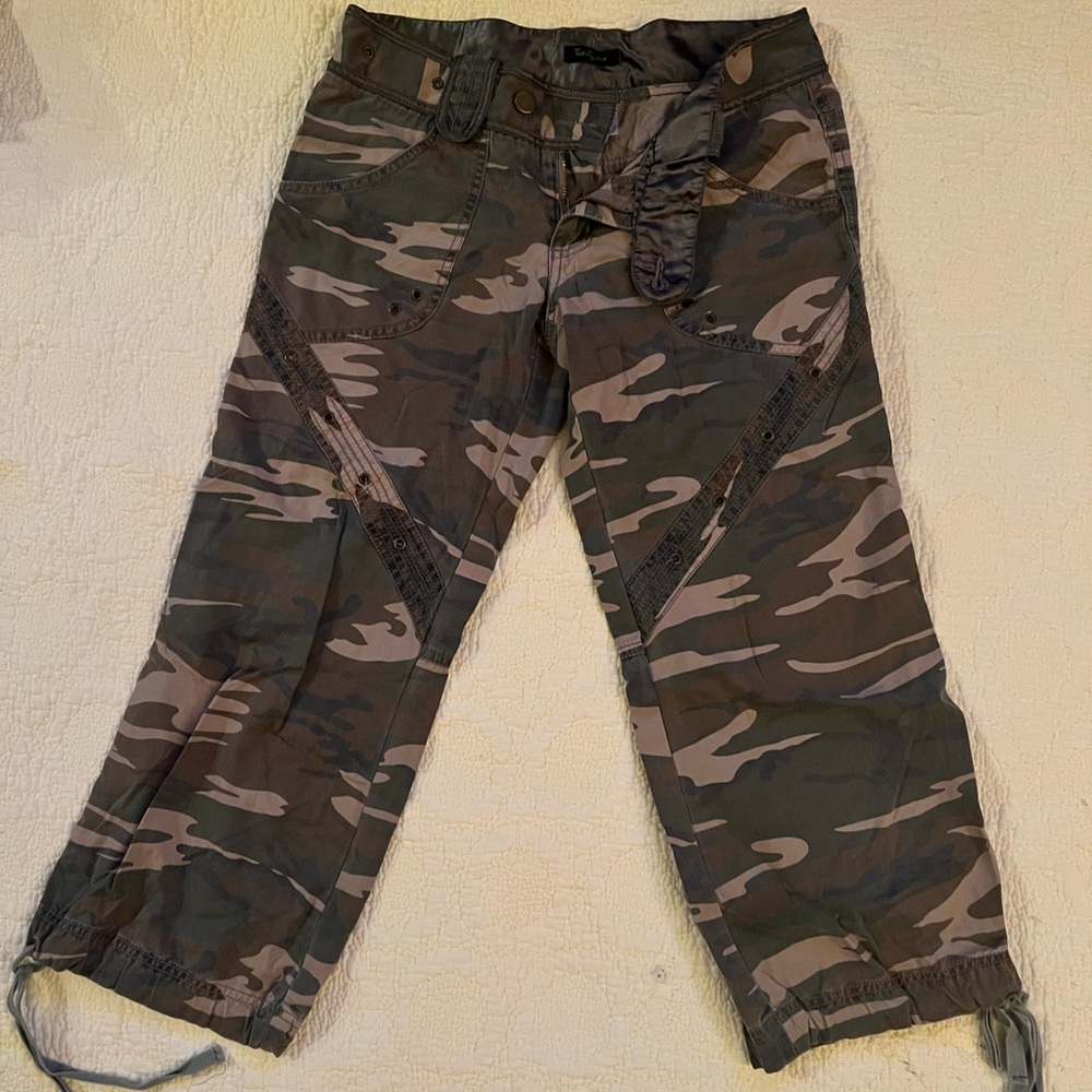 Deadstock Forever 21 camo pants!!